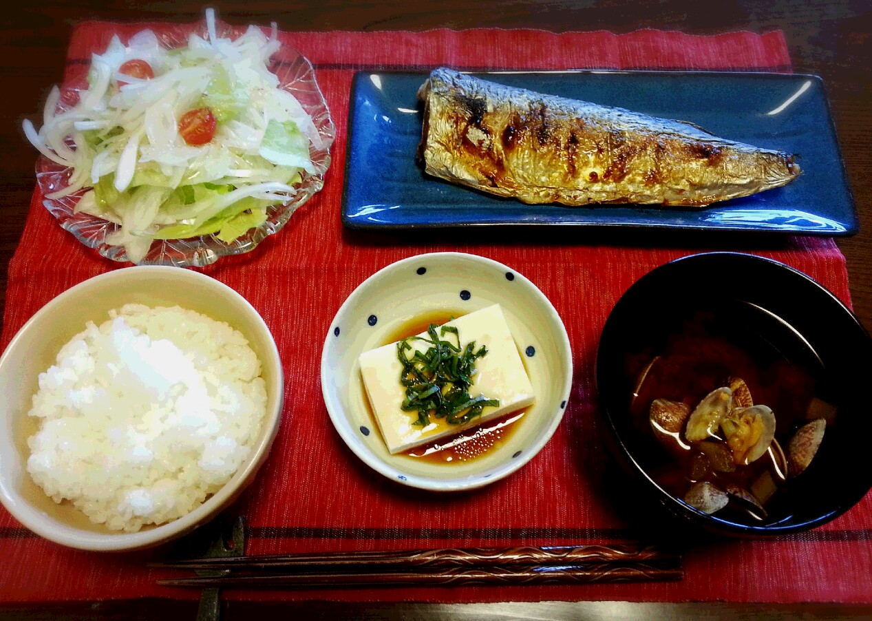 セブン総菜の『さばの塩焼き』と梅干しで超時短な「梅さば炊き込みご飯」作ってみた！うま味満点♡ 家事ヤロウ!!!『あたらしい日日』こんな時代のニューノーマルな暮らし方。食と農、生活情報をお届けします