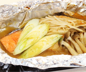 きのこたーっぷり鮭のホイル焼き