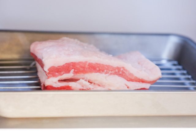 塩だけで、驚きのおいしさ!!豚肉の塩漬け