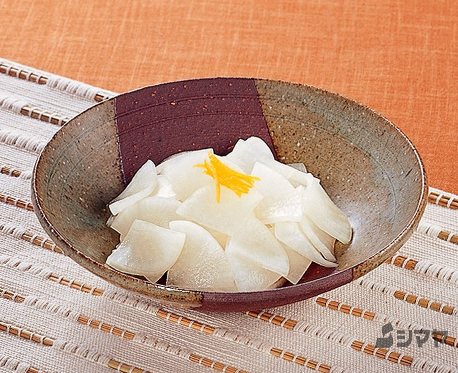 砂糖と塩に漬けるだけ♪かんたん大根の漬物
