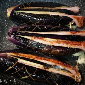 ベーコンチーズをはさんだ♪とろ～り茄子のステーキ