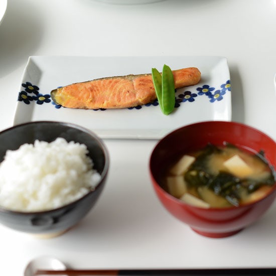 洗い物がラク‼︎フライパンでパリッと♪ふっくら魚を焼く方法