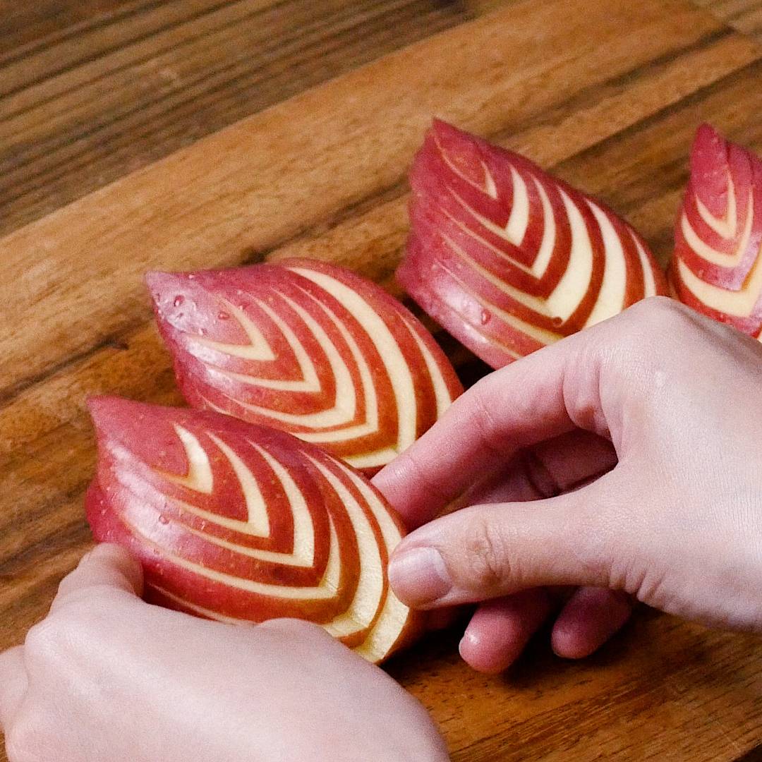 簡単カットで見た目も楽しく♪食べやすいジェンガりんごの作り方mamatas ママタス