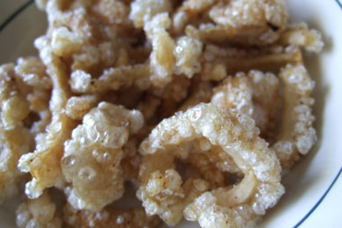 80C ハオチー 中華料理がわかるwebメディア - 东北肉皮冻 豚皮の煮凝りFacebook