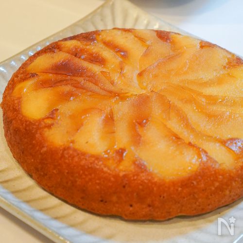 ホットケーキミックスで簡単！さつまいもとりんごの炊飯器ケーキ