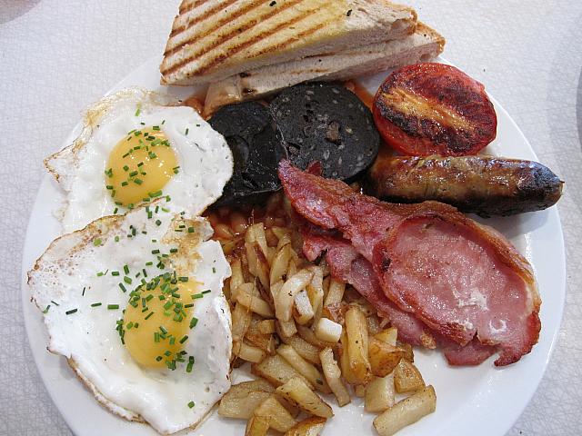 WORLD BREAKFAST ALLDAY、11月・12月の特集はイギリスの朝ごはん定番メニューには、新たにアメリカの朝ごはんが登場！表参道＆原宿のメディア - OMOHARAREAL