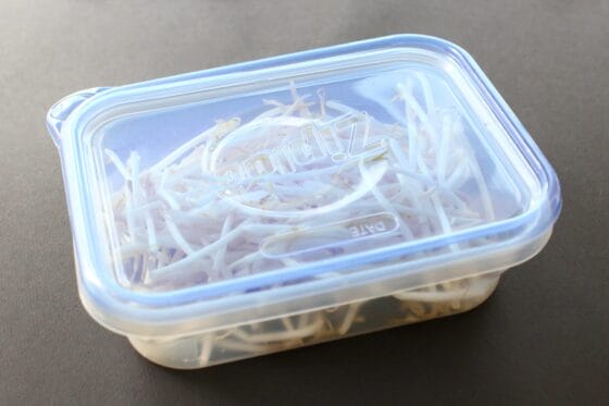 レンジで簡単 もやしとカニカマのマヨ和え