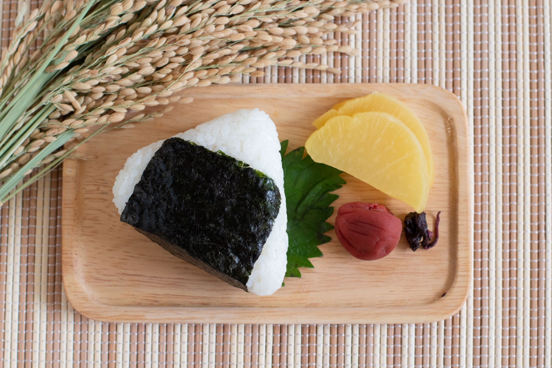 日本を代表する家庭フード！”おにぎり”を英語で説明してみよう – YOLO-ヨロ