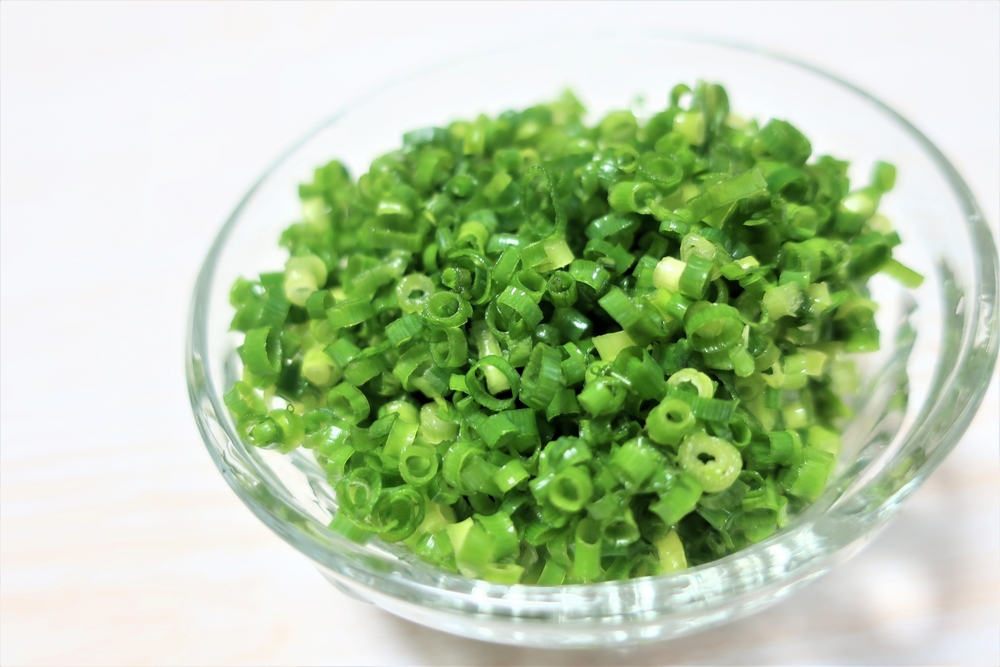 ネギ30本大量消費チャレンジ。これがネギ鍋の新定番レシピだ！農家漁師から産地直送の通販 ポケットマルシェ