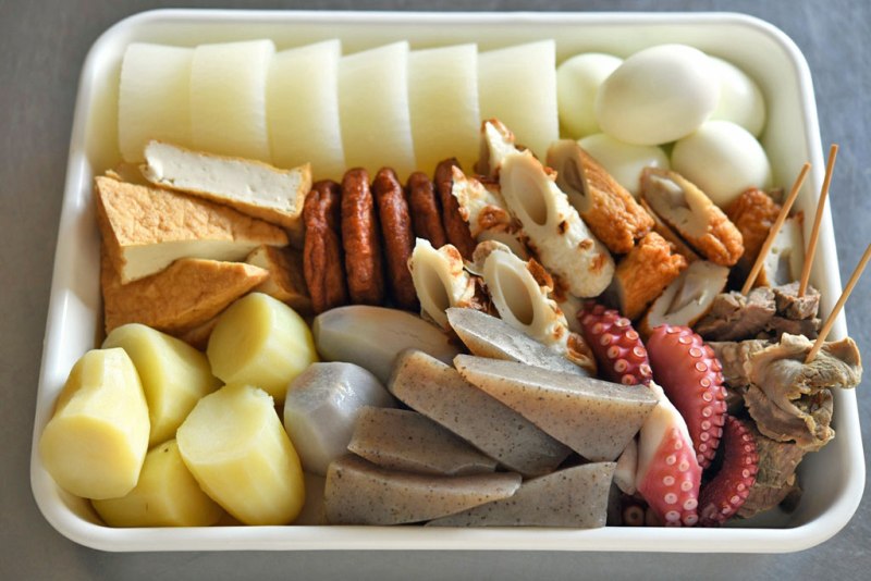 おでんの具の下ごしらえ、おでん用だしのレシピ：白ごはん.com