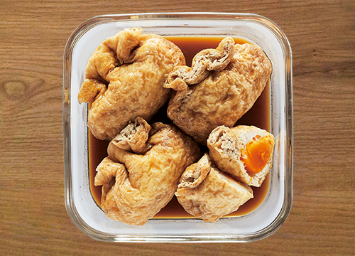 お出汁が染みて美味しい！卵巾着煮