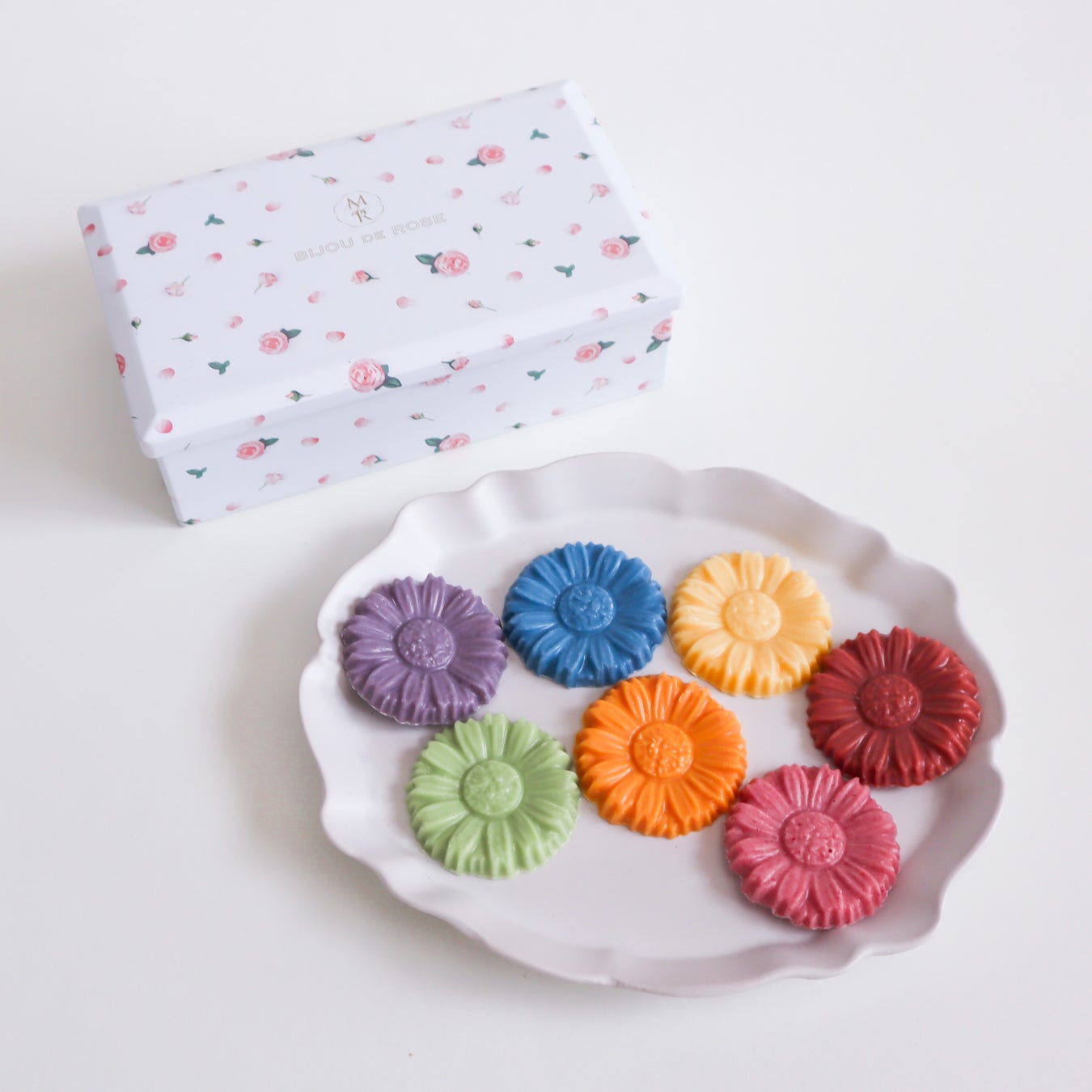 8種の味わいが楽しめる♪「六花亭カラフル・マンス」