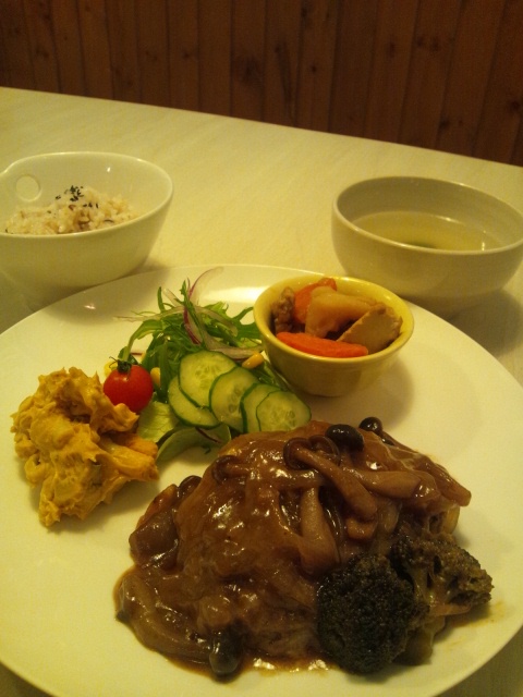 デミグラスの煮込みハンバーグ🍽️ 美味しすぎるのに、簡単🫶🏻❤︎ 男性にも、お子様にも好評のレシピです☺️煮込みハンバーグハンバーグおうちごはんビストロレシピおうちビストロおうちカフェハンバーグレシピ