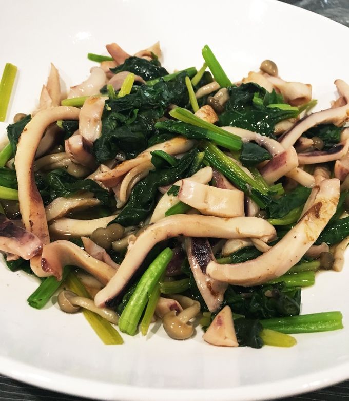 コストコやわらか焼きいか,コストコ商品 , ・やわらか焼きいか, 居酒屋で出てきそうなイカのバター焼き🦑,簡単な調理で、バターのコクとにんにくの風味がたまらないイカのバター焼きのできあがりです！, 夏はとっても暑いのであまり出歩きません💦,おうちで居酒屋風ご飯はいかがですか？？🏮,コストココストコ購入品おうち居酒屋イカ焼きイカのバター焼き自炊ご飯記録