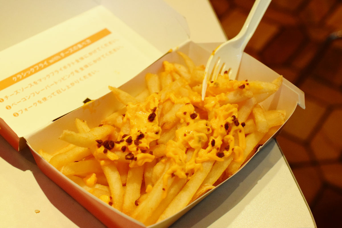 とろけるチーズ×“山盛り”フライドポテトの圧倒的ビジュアル！惣菜パン人気No.1商品が5月限定仕様に！「ハートブレッドアンティーク」より『山盛り ポテトチーズフランス』が5月1日 水 より発売株式会社オールハーツ・カンパニーのプレスリリース