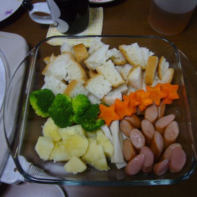 お家でつくるチーズフォンデュ失敗しない作り方やおすすめ具材、アレンジレシピも