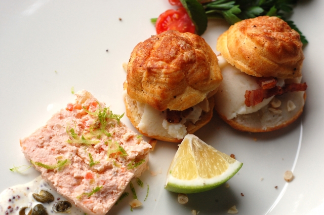 アミューズスプーンでホタテの簡単トマトソース添えポーリッシュポタリーで料理をしよう