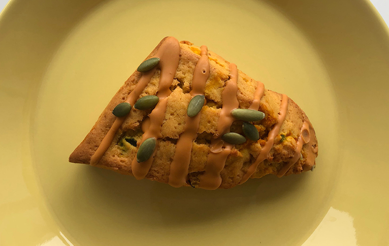 スタバ新作！パンプキンスコーンは秋の味わい ^O^オヤジのスイーツ時々ランニングブログ