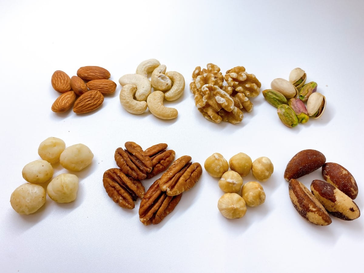 楽天市場 ミックスナッツ 世界より選りすぐりのナッツが8種類! 贅沢世界のミックスナッツ 200g 送料無料無添加 無塩 アーモンドペカンナッツ ピーカンナッツ マカダミアナッツ ブラジルナッツ: 大浜スイーツアカデミ