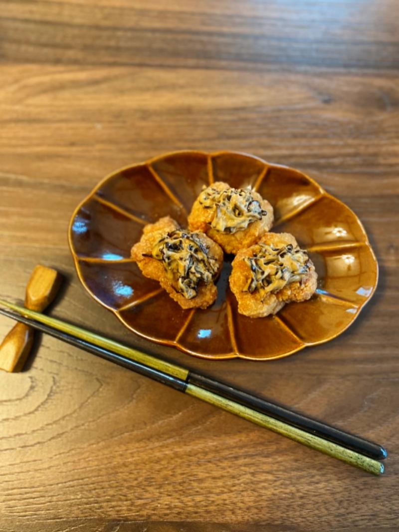 ファミマの「ボリューム満点おにぎり」唐揚げゴロゴロ入ってて最高すぎる！もうお弁当レベルなんだけど！ 実食レビュー