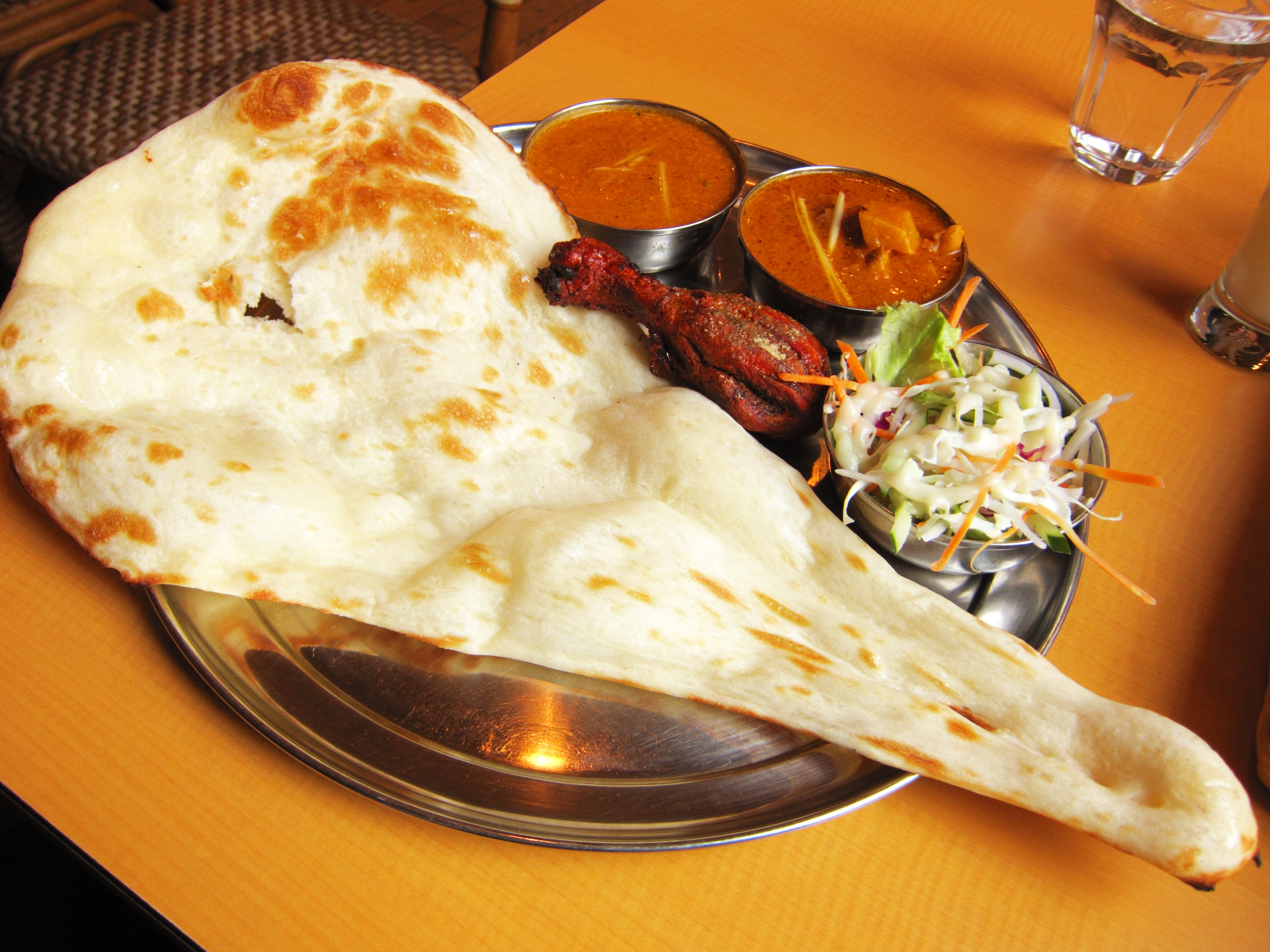 インドカレーのナンの写真素材写真素材なら「写真AC」無料 フリー ダウンロードOK