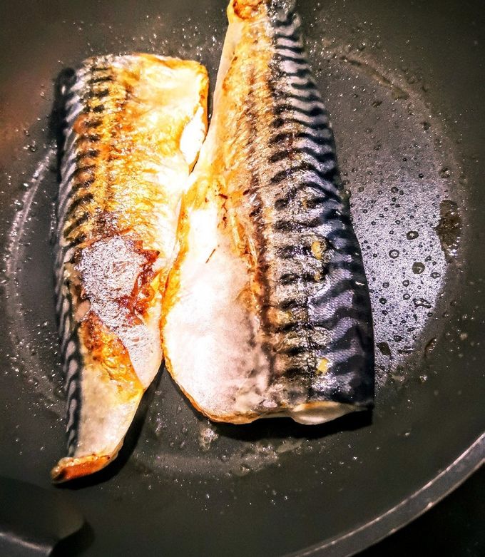 フライパンで簡単カリふわしっとり！身もやわらかジューシー！サバの塩焼きの作り方