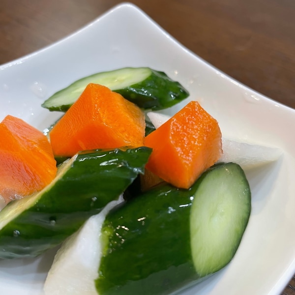 塩こんぶできゅうりとなすの浅漬け