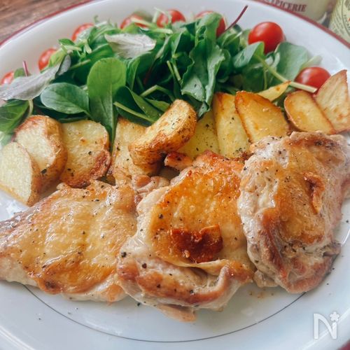 皮をパリパリに焼く方法 焼き上がりは“音”で確認♪のんびり待てば「パリパリチキンステーキ」作れた！2024年12月20日- エキサイトニュース