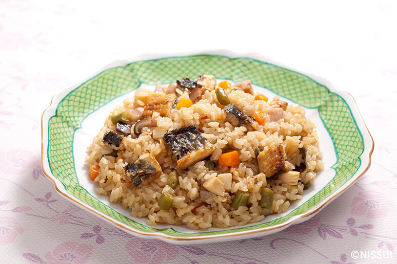 鰻のタレで炊いた炊き込みご飯のオニギリの写真素材92396790- PIXTA