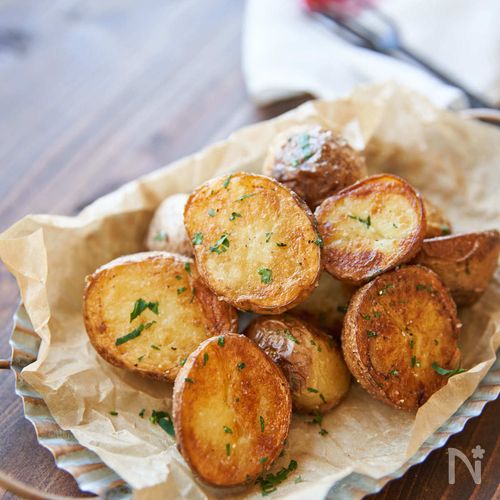 新じゃが を味わい尽くす絶品レシピ7選！皮ごと調理でホクホク！シャキシャキサラダにもクラシル