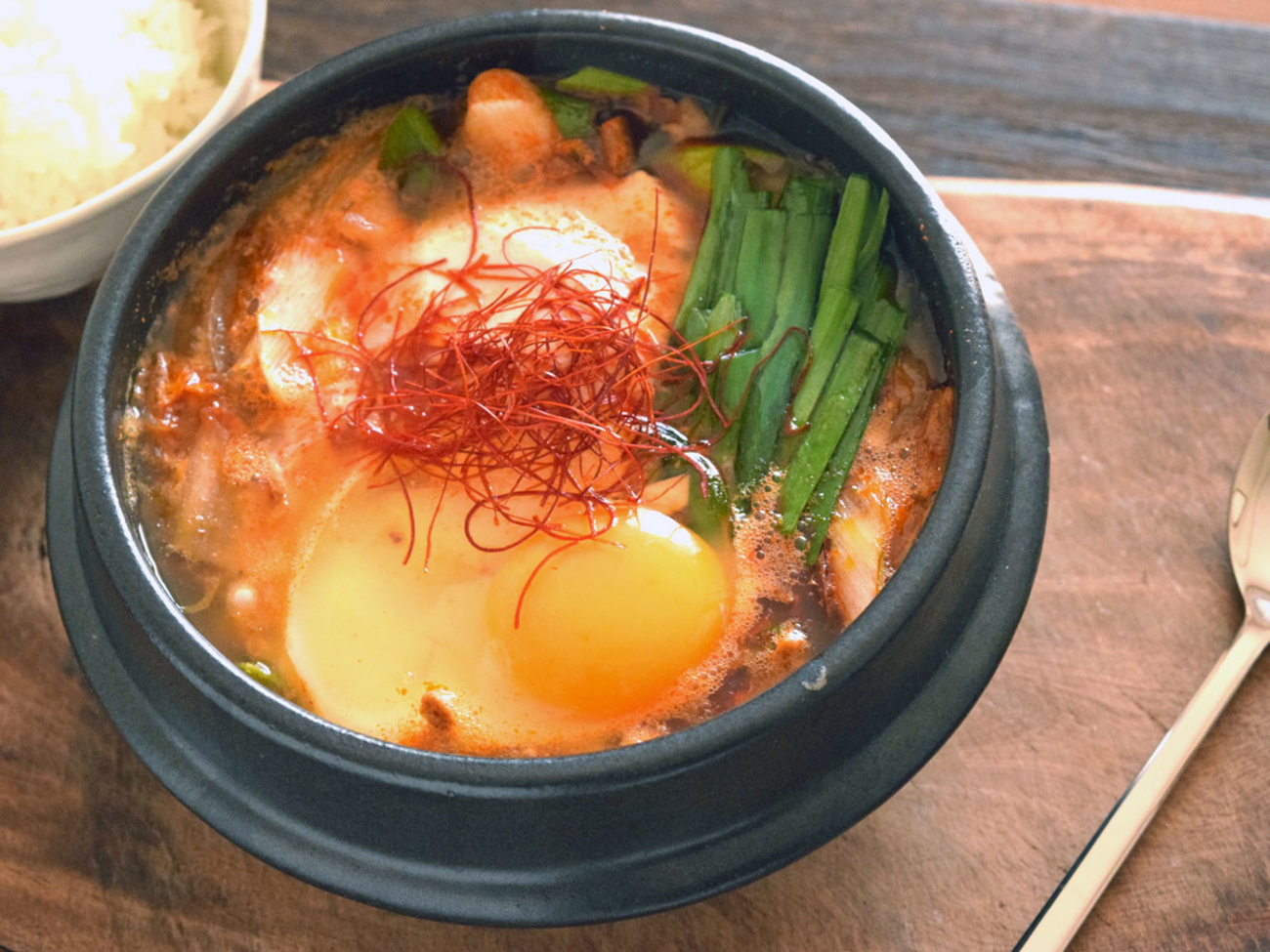 韓国本場の味☆卵入りチゲ