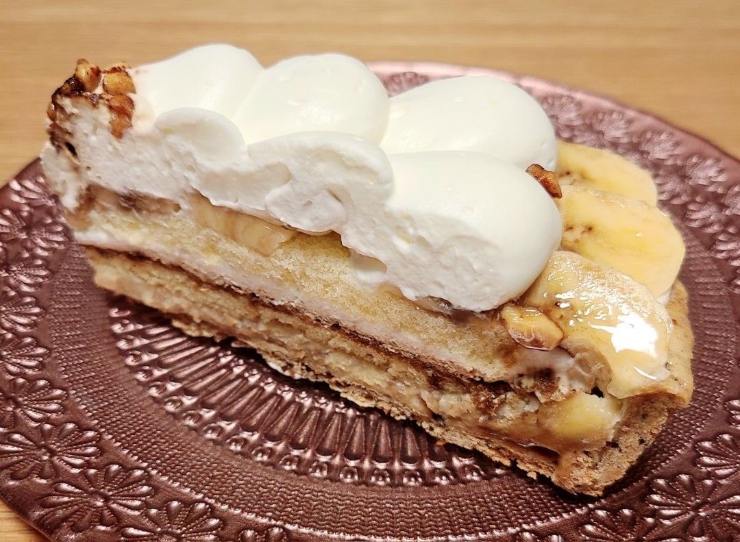 チョコバナナショートケーキ✨✨ チョコとバナナの黄金コンビ絶対美味しいですよね😊菓子屋 little CHIMO