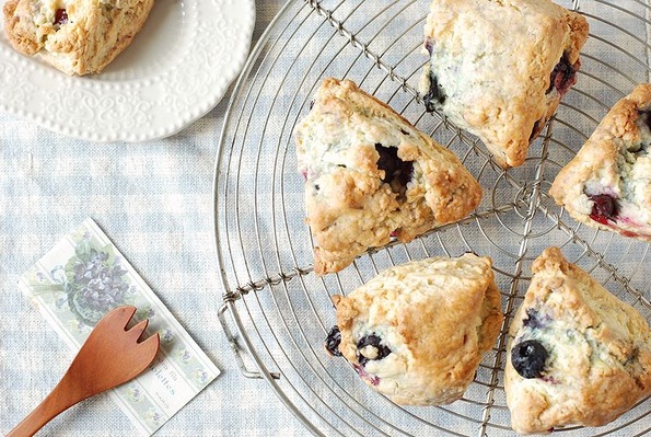 高評価 スターバックス ブルーベリーカップスコーンの感想・クチコミ・商品情報 もぐナビ