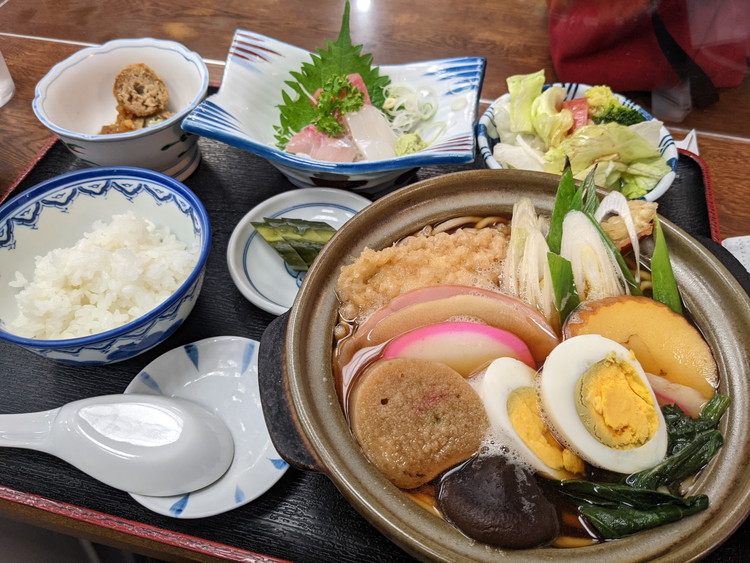 鍋焼きうどん」11月20日 月 より販売開始です。東毛給食センターは群馬県太田市を中心にお子様からご高齢の方まで、全ての方に美味しさと安心をお届けしています