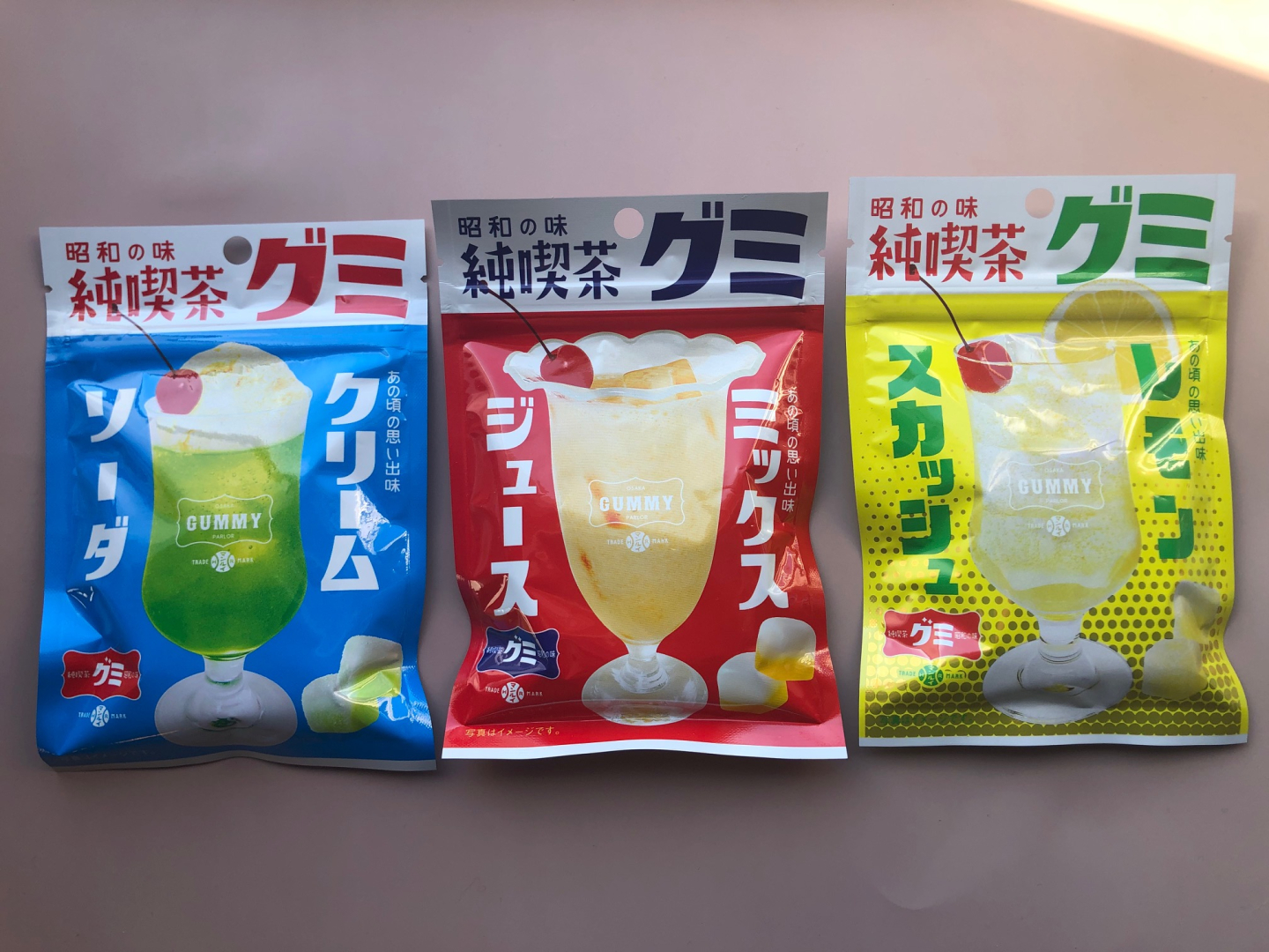 70～80年代のアイデアお菓子たち どれも思い出に残っているモノばかりです。 当時パッケージで覚えているものありますか？YoutTube動画もUPしましたので、 よかったら一緒に懐かしみましょう😂 YouTubehttps:youtu.be AcXt562OQ3g ブログ https:retrox.biz archives