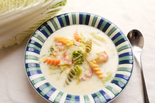 白菜と卵の中華風スープ