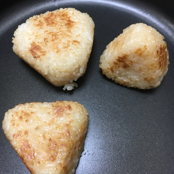 基本からアレンジまで！思わずつくりたくなる「焼きおにぎり めんつゆ」のレシピ集クックパッド