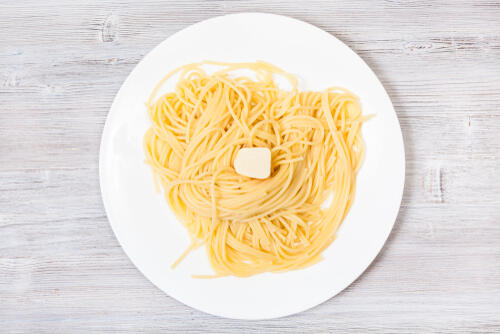 多めのニンニクとバターが合う！納豆パスタ