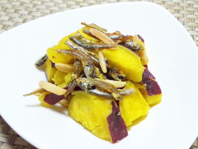 栄養バランス抜群です！アーモンド小魚トースト