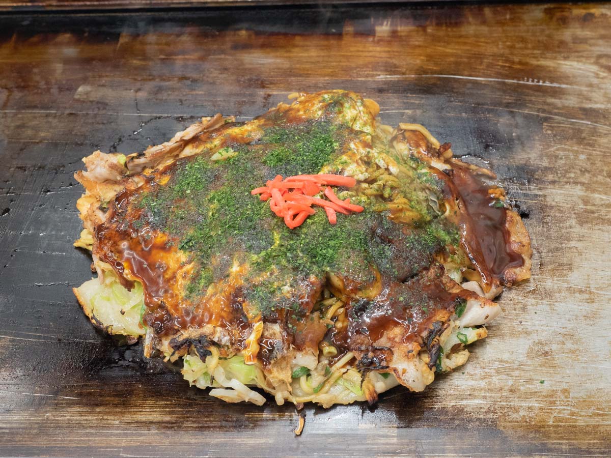 全国で同じトッピングしてると思ってた 岡山人が愛する「カキオコ」食べたことない