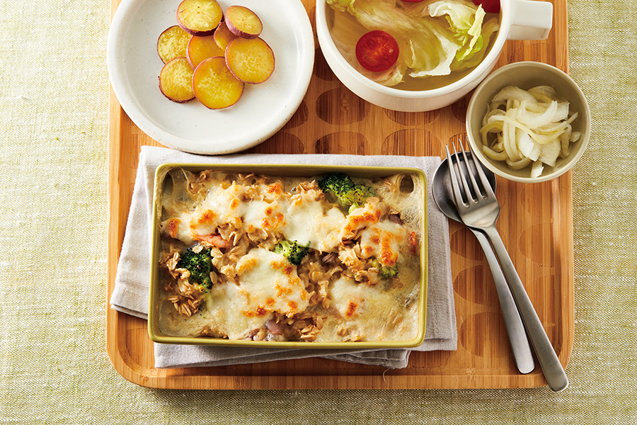 夕飯の献立：エビグラタン、長芋の照り焼き、ブロッコリーとたまごのオイル和え、蓮根