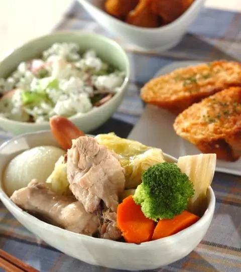 今日の献立 2023年7月2日 日 「鶏手羽元の柔らかトマト煮」：マピオンニュース