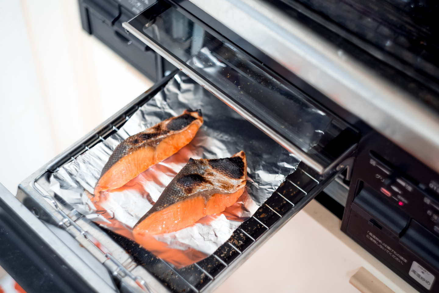 冷凍の鮎をフライパンで塩焼きにする方法 - 四万十川の天然もんアユとウナギの Shimanto 魚