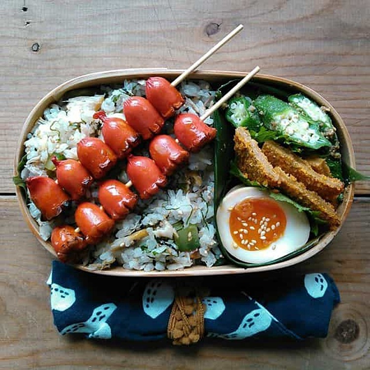 ＼お花のちくわウインナー🌼 , 隙間おかずにぴったり🥹, 初心者でも出来ました！😘,キャラ弁初心者ちくわウインナーちくわソーセージ手作り弁当隙間おかずアレンジおかず簡単おかず弁当のおかずキャラ弁デコ弁幼稚園弁当可愛いおかずお弁当作り 今日のお弁当