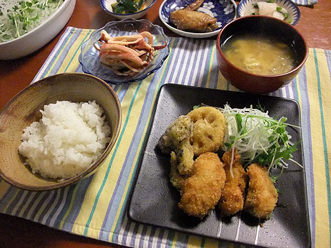 家ごはん 献立カキフライ と 栗の渋皮揚げ♪レシピほうれん草とカリカリベーコンのサラダバッター液こぶた食堂*´ 00 ｀*