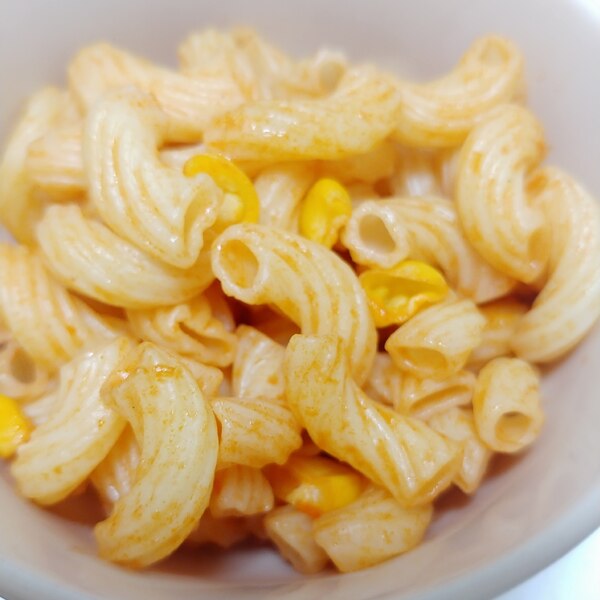 ベーコンとマカロニのケチャップチーズ炒め