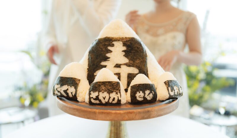 豪華で上品なデザインに目が釘づけ！ ロイヤルファミリーのウエディングケーキ ELLEgirl News