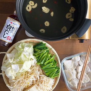 白だしで味つけ とっても簡単♪我が家のもつ鍋