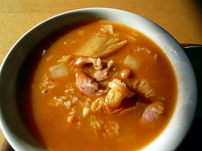 韓国料理 スープご飯「クッパ」の豊富なバリエーションをリサーチ！ 辛いバージョン、辛くない子ども向けまでHugKum はぐくむ