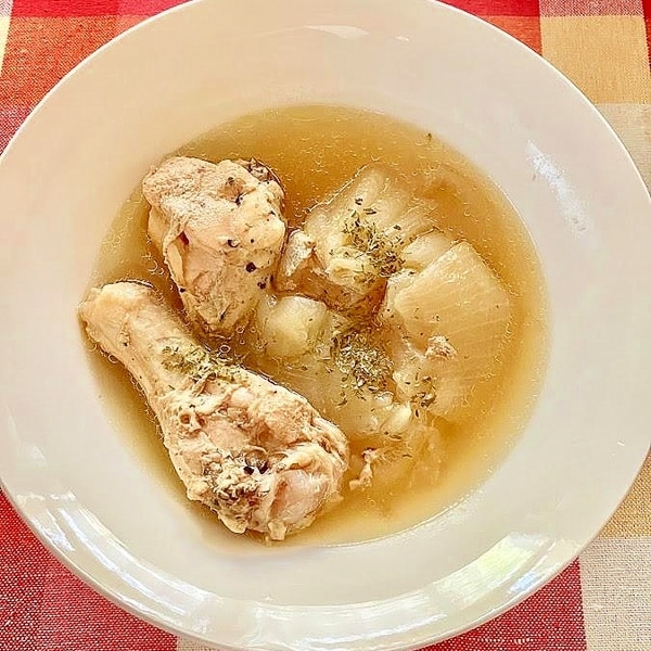 鶏手羽元とキャベツのうま塩スープ